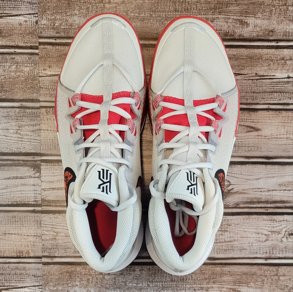 NEW Men's Nike‎ Kyrie Flytrap 6 Photon Dust University Red
